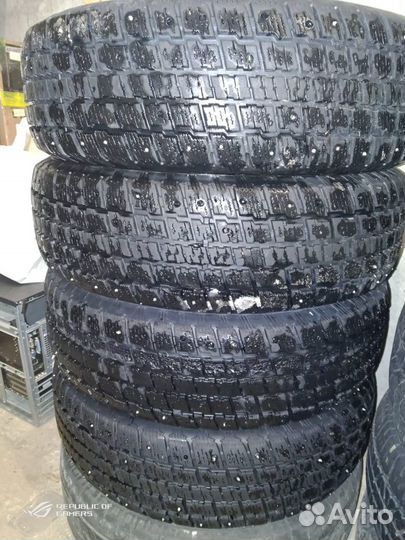 Резина Зимняя Шипованная б.у. Cooper 235/75 R15