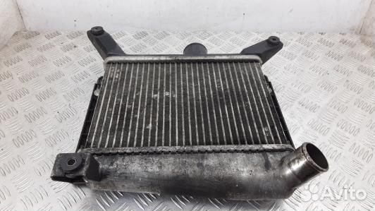 Радиатор интеркуллера toyota RAV 4 ZCA2 (10V35KC01