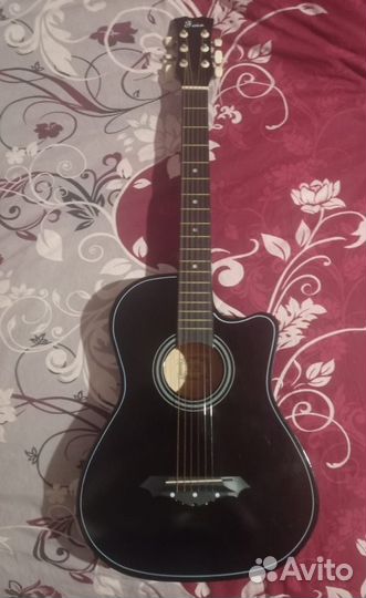 Классическая гитара. Б/у черная вместе с чехлом