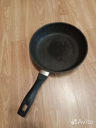 Сковородки б/у