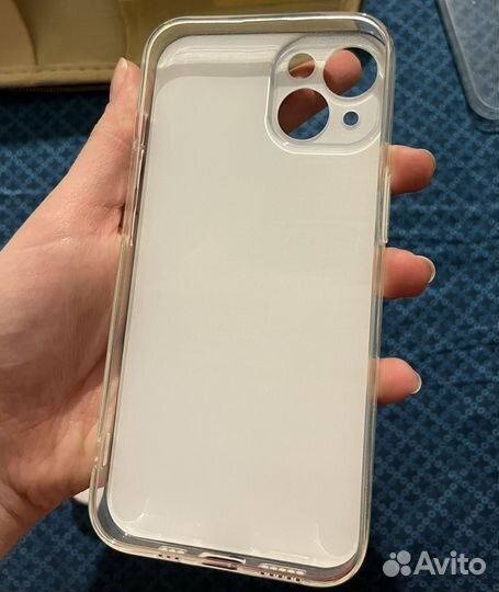 Чехлы на айфон 13