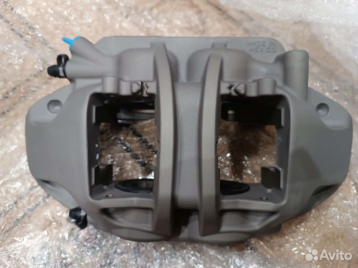 Суппорт тормозной перед левый/правый Audi Q5 2017