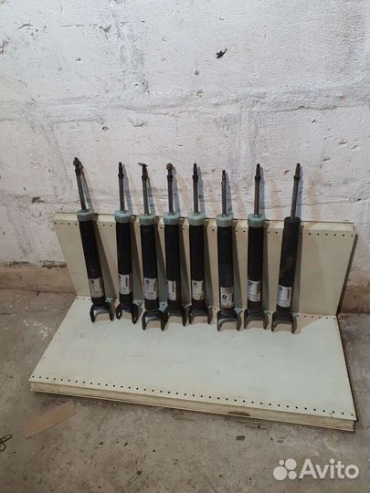 Амортизатор задний jeep grand cherokee