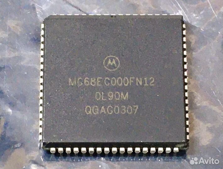 Процессор Motorola MC68EC000FN12
