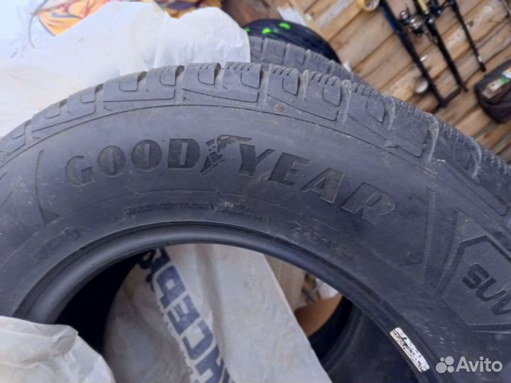 Goodyear UltraGrip Ice SUV 265/65 R17
