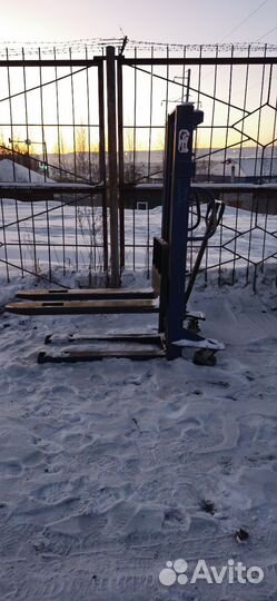 Ручной гидравлический штабелер бу