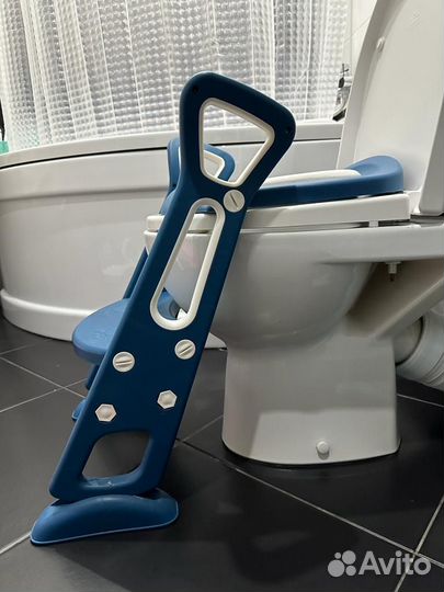 Детское сиденье на унитаз