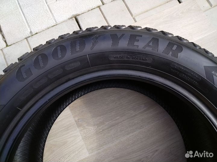 Goodyear Ultragrip Ice Arctic 235/55 R17 103T