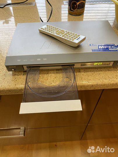 Двд плеер с пультом функ караоке (микрофон )