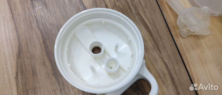 Поильник непроливайка с трубочкой Twistshake