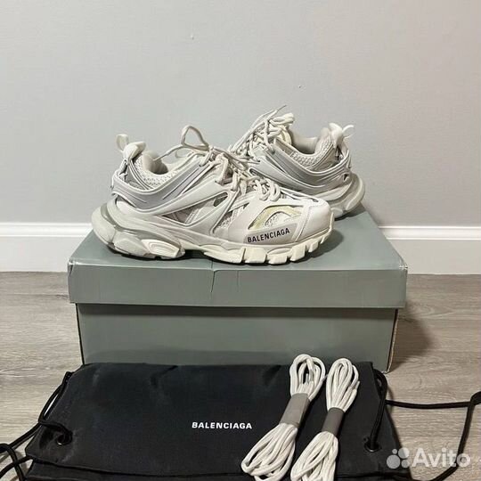 Balenciaga track