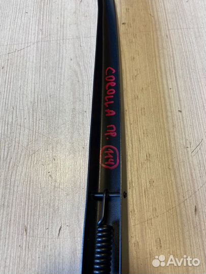 Поводок стеклоочистителя передний правый Toyota