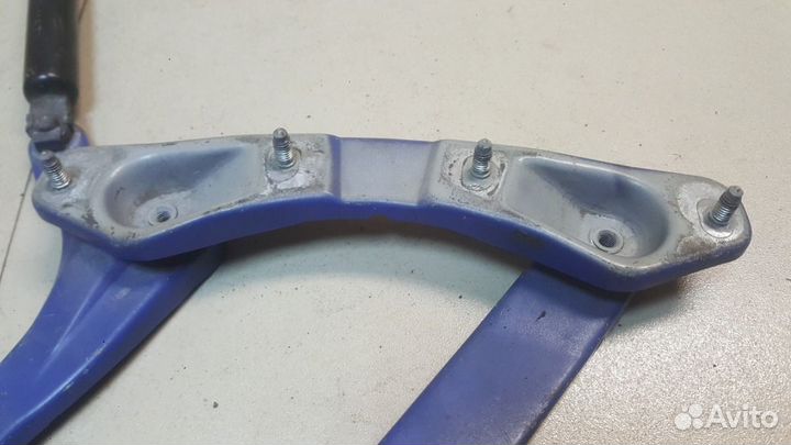 Петля капота левая Mercedes-Benz W202 седан 2.3