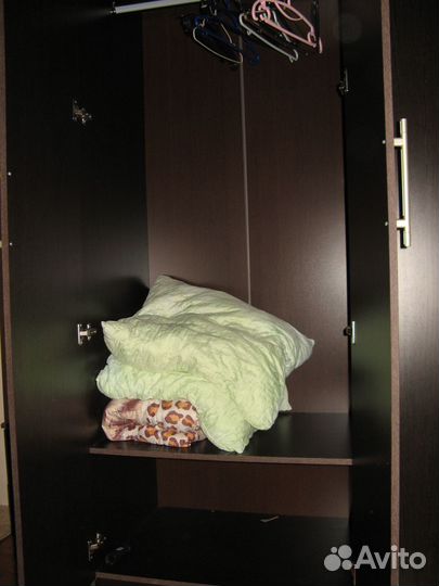 Шкаф распашной двухдверный бу