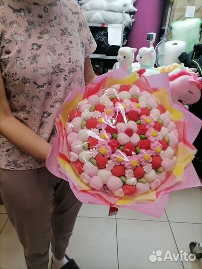 Сладкий свежий букет из суфле и мармелада, набор