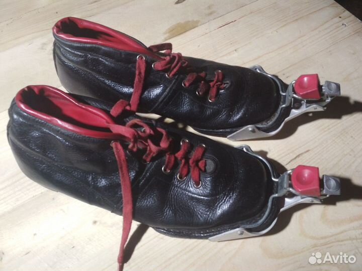 Ботинки лыжные