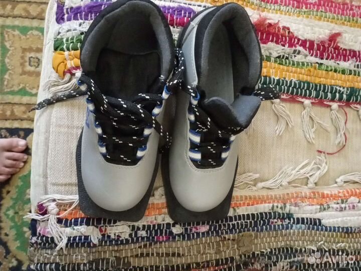 Лыжные ботинки