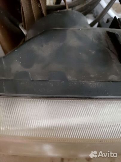 Правая фара Nissan AD Wingroad Y11 ichikoh