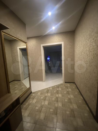 2-к. квартира, 56 м², 2/12 эт.