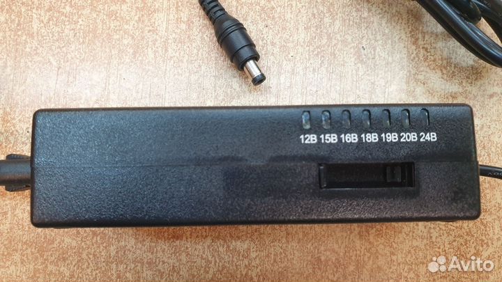 Адаптер Robiton NB70W 3500 мА, импульсный для ноут