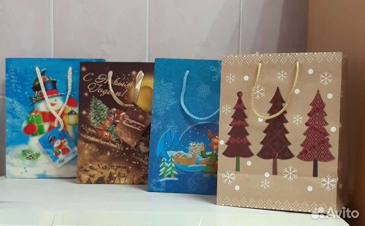 Бумажные пакеты,новогодние и пр