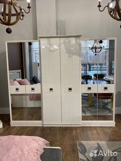 Спальный гарнитур