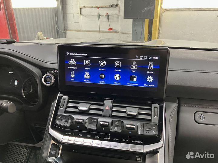 Интерфейс Android 10 Toyota Land Cruiser 300