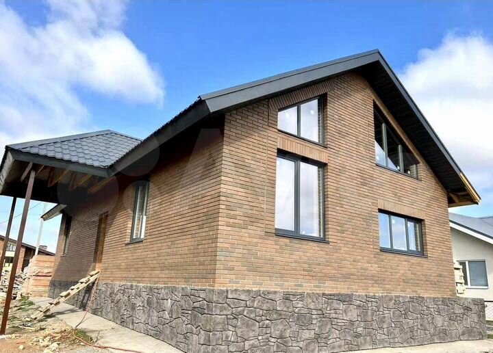 Коттедж 170 м² на участке 10 сот.