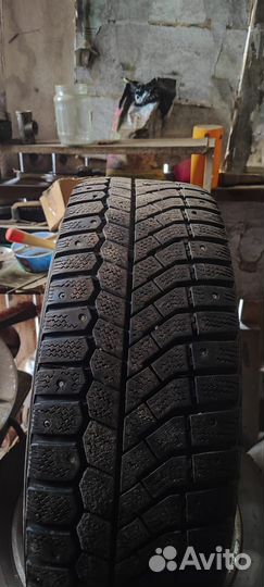 Зимняя резина 205 55 r16 зимняя шипованная б/у