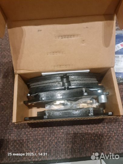 Передние колодки LR