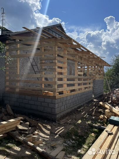 Бригада строителей