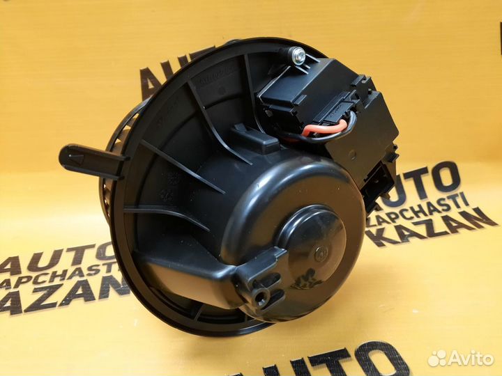 Моторчик печки Volkswagen Tiguan 2007-2016