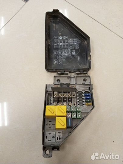 Блок предохранителей Land Rover Freelander