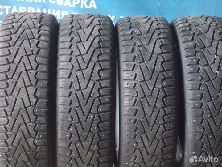 Pirelli Winter Ice Zero 215/60 R17