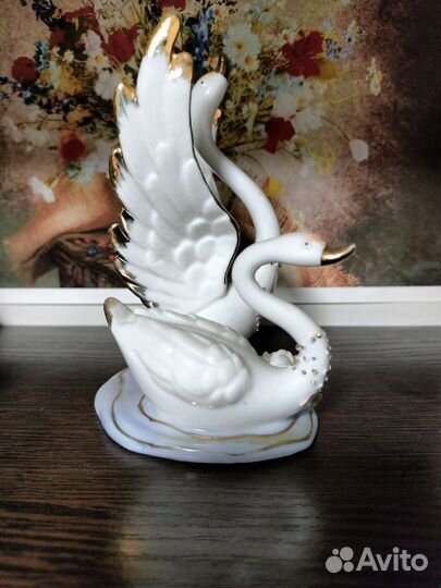 Статуэтка лебеди