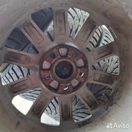 Зимние колеса 205 55 16 оригинал vw
