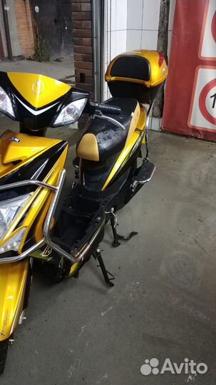 Электромопед электроскутер 48v 2 места плюс кофр