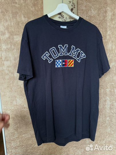 Tommy hilfiger футболка (идеальное состояние)