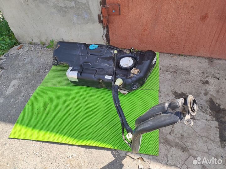 Бак топливный с горловиной Peugeot 308