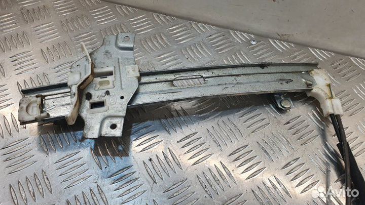 Стеклоподьемник задний правый Kia Spectra седан