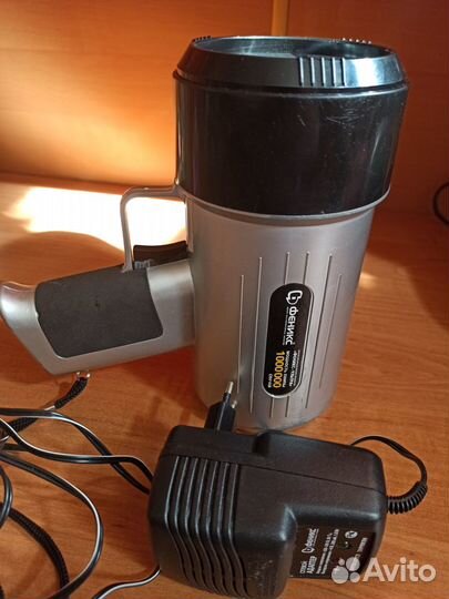 Фонарь Феникс аккумуляторный. Неработает