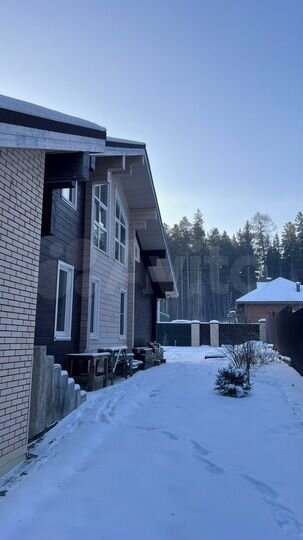 Коттедж 250 м² на участке 15,7 сот.