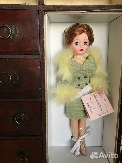 Кукла Madame Alecsander 1920's Cissette Trunk Set