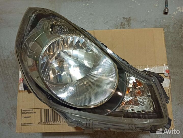 Фара Nissan AD Y12