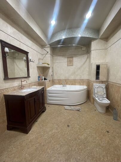 4-к. квартира, 200 м², 5/6 эт.