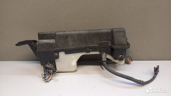 Блок предохранителей Toyota Avensis 2008