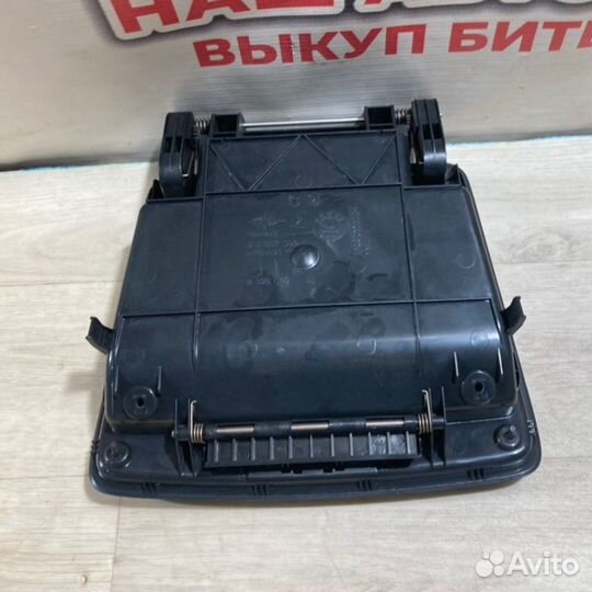 Бардачок Skoda Yeti уневерсал 2011