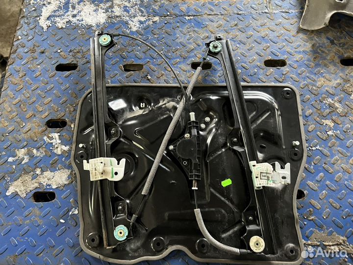 Стеклоподьемник передний правый Nissan X-trail T31