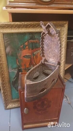 Старинный утюг. Клеймо