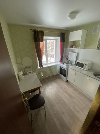 2-к. квартира, 45 м², 3/3 эт.